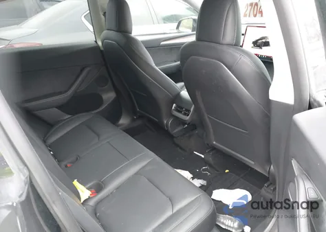 2022 Tesla Model Y Performance Dual Motor All-Wheel Drive z USA, uszkodzony, nr VIN 7SAYGDEF9NF522883